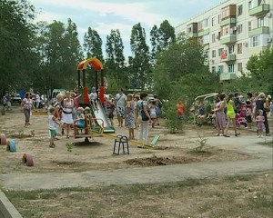 НОВАЯ ДЕТСКАЯ ПЛОЩАДКА ОТКРЫТА ДЛЯ ЮНЫХ ВОЛЖАН